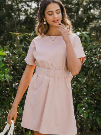 Vestido rosa con cinturón