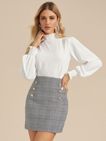 Blusa blanca cuello alto