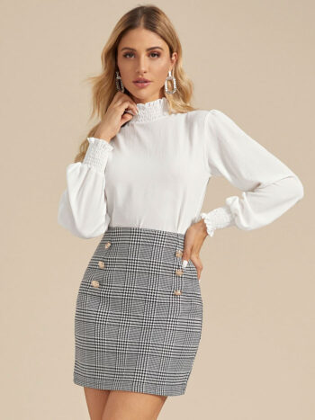 Blusa blanca cuello alto