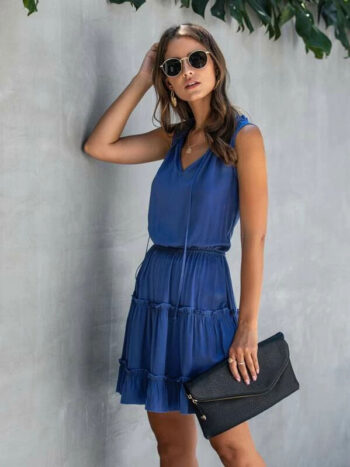 Vestido con fruncidos cuello alto