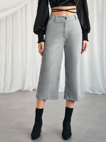 Pantalón capri gris