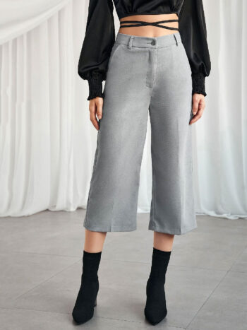 Pantalón capri gris