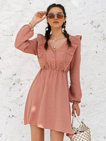Vestido palo rosa con cuello en V con volantes - Imagen 2