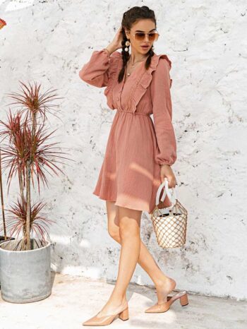 Vestido palo rosa con cuello en V con volantes - Imagen 8