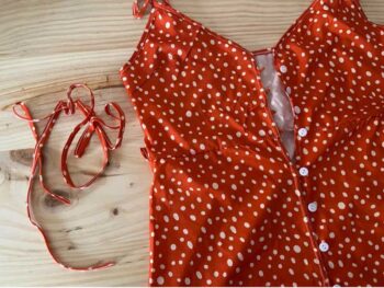 Vestido naranja de lunares con volantes y botones delanteros - Imagen 4