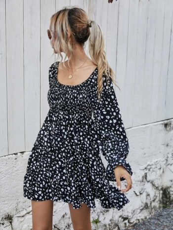 Vestido de lunares bajo fruncido de manga con volante - Imagen 4
