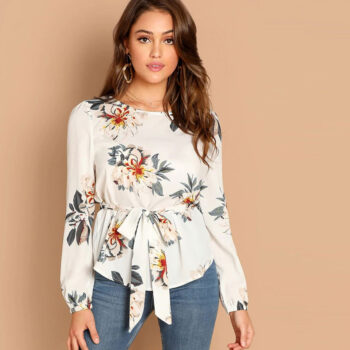 Blusa hueso floreada cuello redondo con cinturón