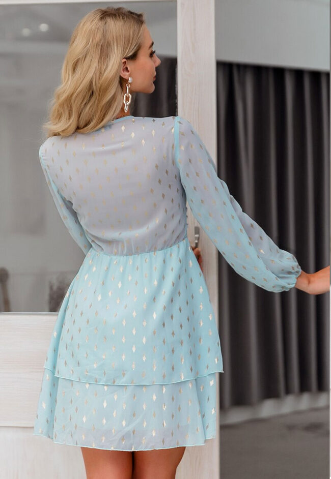 Vestido de gasa con escote triangular y botones - Imagen 3