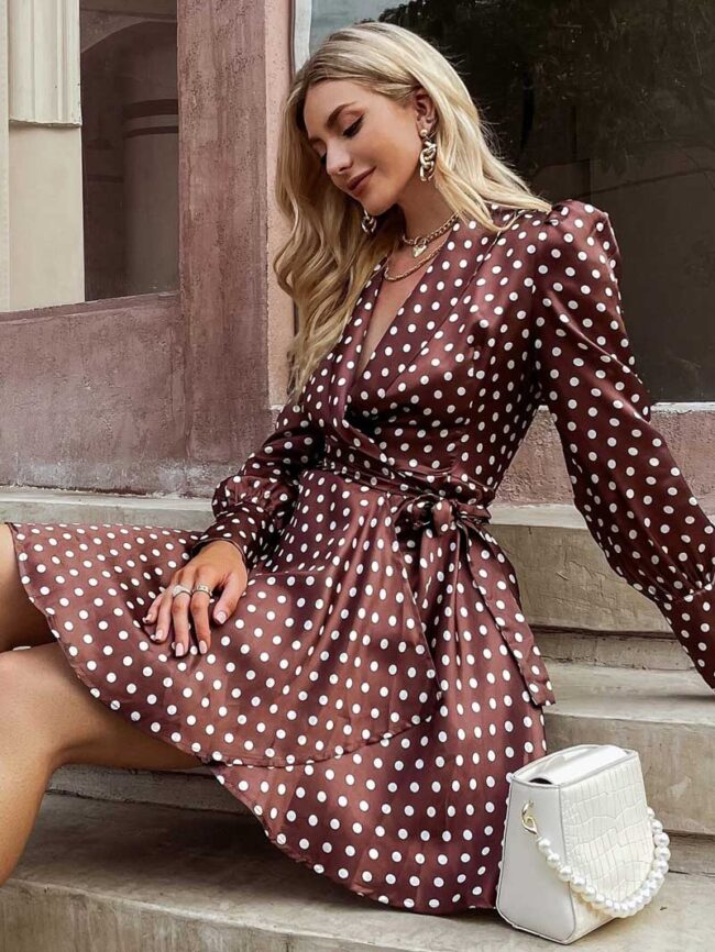 Vestido chocolate con puntos y lazo - Imagen 4