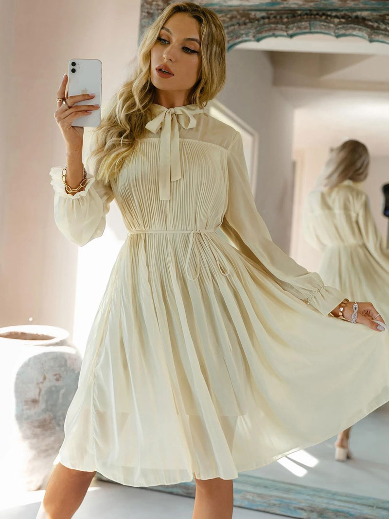 Vestido-fruncido-con-cordon-beige-1 Vestido fruncido con corbata - Imagen 1