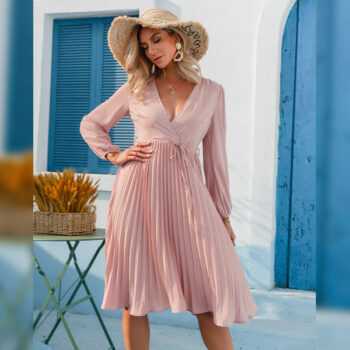 Vestido cruzado con falda plisada