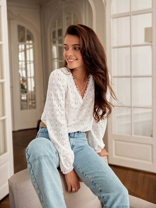 Blusa con encaje y bordado - Imagen 2