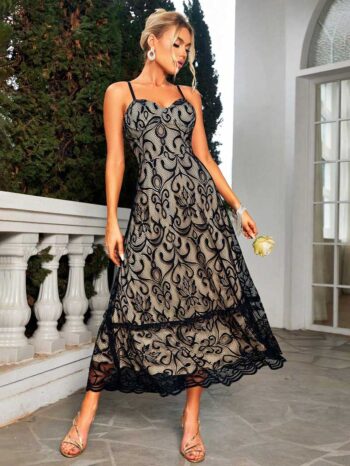 Vestido con copas y encaje negro - Imagen 3