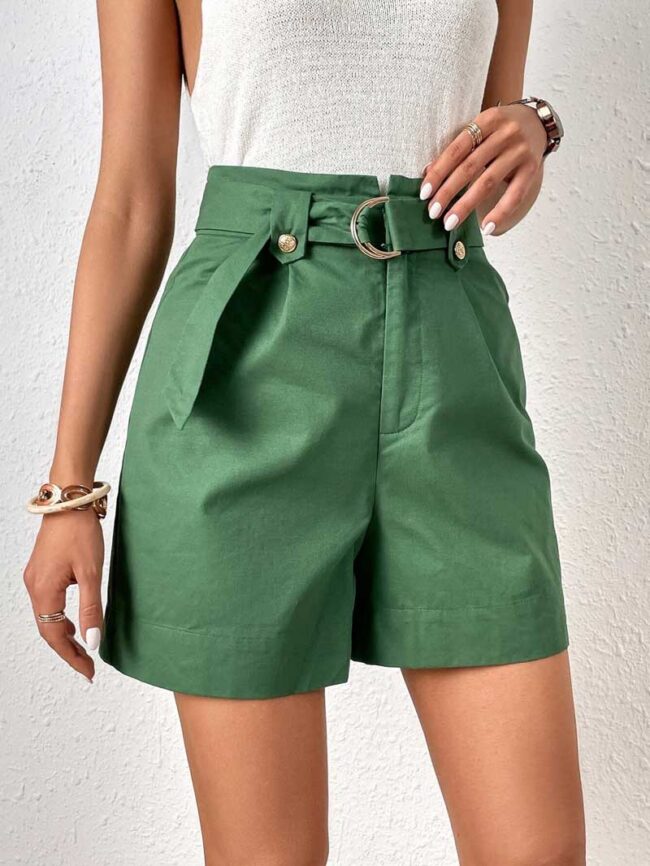 Short casual con cinturón verde - Imagen 3