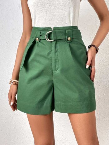 Short casual con cinturón verde - Imagen 2