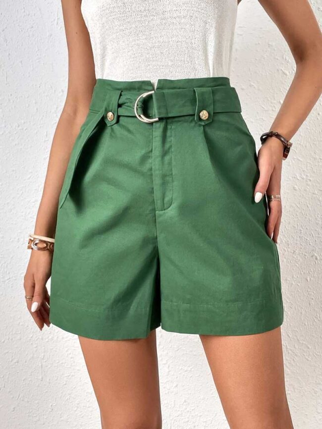 Short casual con cinturón verde - Imagen 2