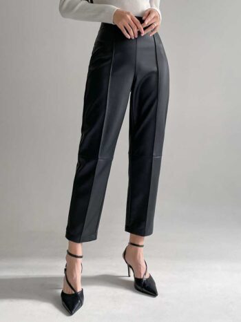 Pantalón de cuerina recto