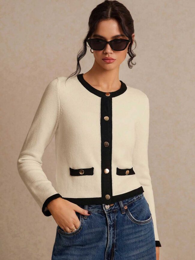 Cardigan beige con botones dorados - Imagen 2