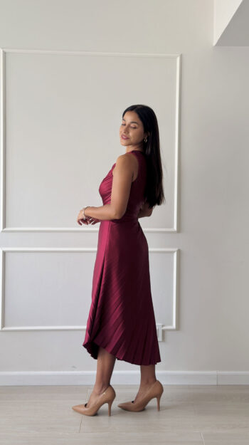 Vestido plisado Serena borgoña - Imagen 4